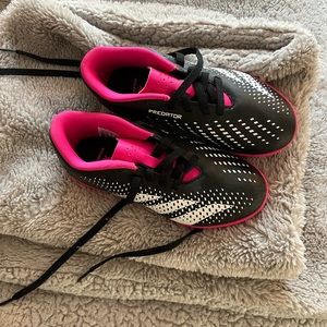 Little girls Adidas Predator soccer/turf sneakers